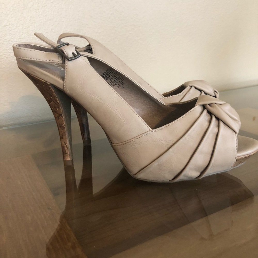 Nude heel.